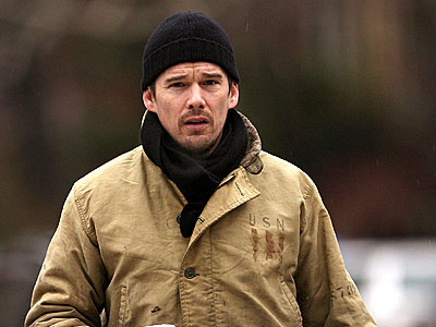 Ethan Hawke: Να κάπνιζα συνέχεια…