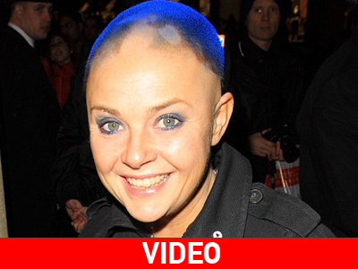 Με μπλε μαλλιά η Gail Porter Με μπλε μαλλιά η Gail Porter