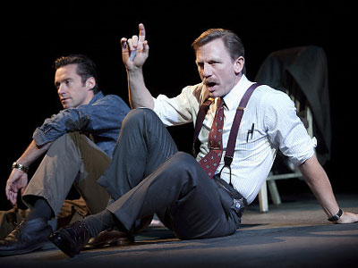 Σπάνε τα ταμία Wolverine και James Bond