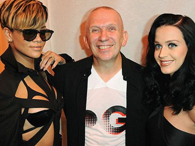 Τα sexy κορίτσια πάνε παρέα…