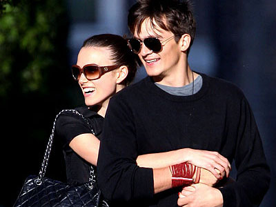 Ζει σε πλοίο στο Λονδίνο η Keira Knightley