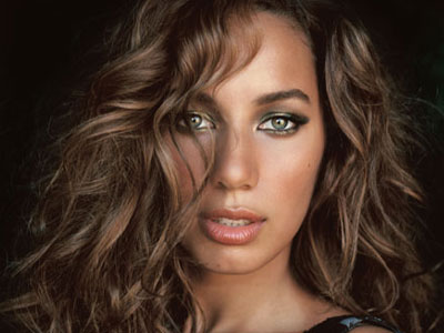 Τρόμος στο δρόμο για την Leona