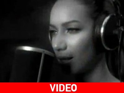 Κυκλοφόρησε το video clip του «Everybody Hurts»