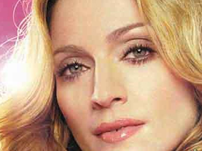 Υιοθετεί το look του ξυλοκόπου