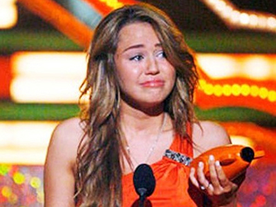Η Miley Cyrus εγκαταλείπει την Disney