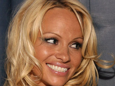 Pamela Anderson: «Δεν χρωστάω τίποτα»