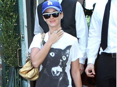 Katy Perry: Δεν είμαι έγκυος