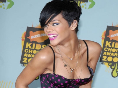 Η Rihanna βοηθά ασθενή με λευχαιμία