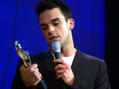 Robbie και βραβεία πάνε χεράκι – χεράκι