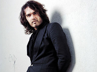 Τα κόβει για να μπορέσει να παίξει