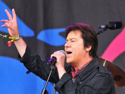 Κάλαντα πίσω από τα κάγκελα;