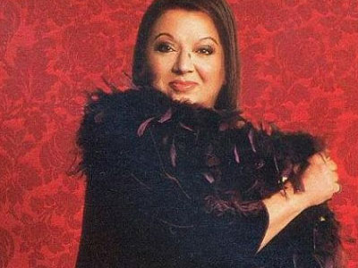 Η Τζέσυ Παπουτσή παντρεύτηκε στα Σκόπια