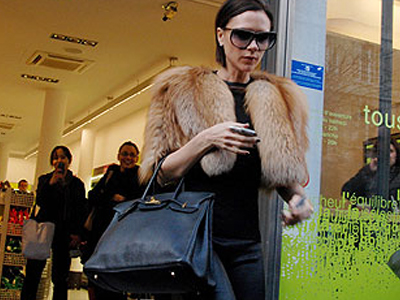 Στο shopping therapy το έριξε η Victoria