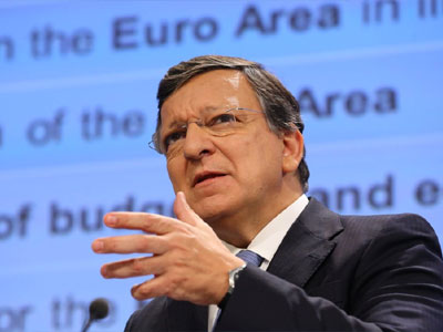 Σύμβουλος Μπαρόζο: Απομείωση του χρέους και τόνωση επενδύσεων για την Ελλάδα