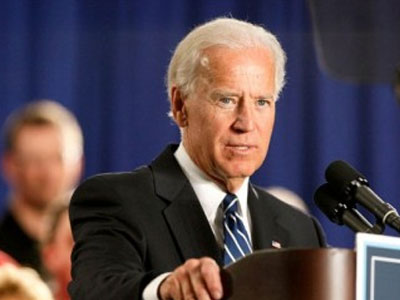 Ο αντιπρόεδρος των ΗΠΑ χαιρετίζει τη νέα ουκρανική κυβέρνηση