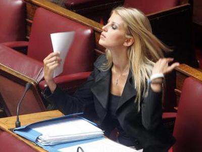 Η ωραία Ελένη κάνει… πόλεμο