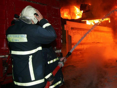 Κάηκαν σπίτια στο Αγρίνιο Κάηκαν σπίτια στο Αγρίνιο
