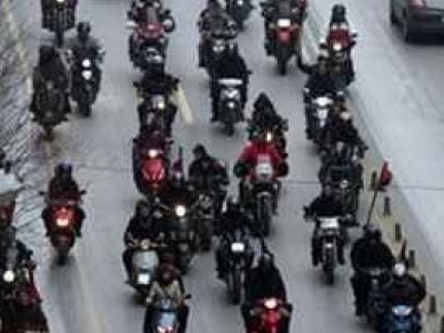 Μοτοπορεία συμπαράστασης στους εργαζόμενους στα μέσα μεταφοράς