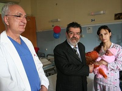 Κοριτσάκι το πρώτο μωρό του 2013 στη Λέσβο