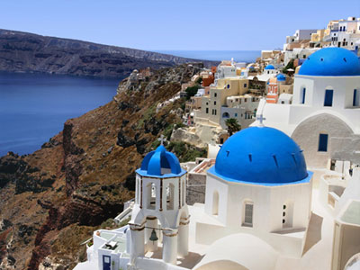 Οι Αυστριακοί αναμένεται να κατακλύσουν τη Μύκονο και τη Σαντορίνη