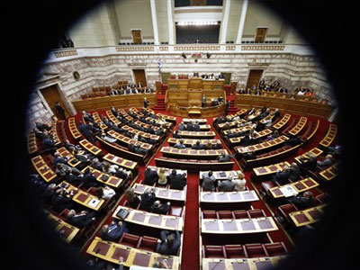 Με κάρτα οι ψηφοφορίες από το πρώτο θερινό τμήμα της Βουλής