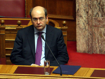 Ο Χατζηδάκης για τους μύθους των ανοικτών καταστημάτων τις Κυριακές