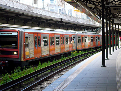 Υπάλληλος στον ΗΣΑΠ βρήκε τσάντα με 78.000 ευρώ και την παρέδωσε