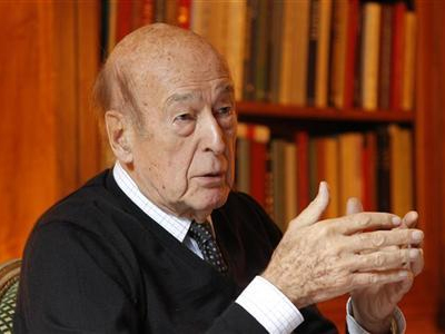 «Οι Έλληνες πρέπει να σκεφτούν σοβαρά την έξοδο από το ευρώ»