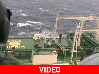 Καρέ καρέ η αεροδιακομιδή τραυματία