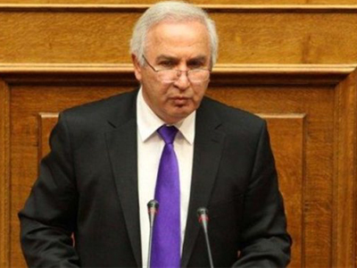 Στα χέρια της γιαγιάς η ψήφος του βουλευτή