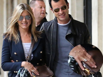 Τζένιφερ Άνιστον- Τζάστιν Θερού: Με μονόπετρο- μυστήριο στο Παρίσι