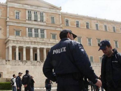 Τα φόρτωσαν τα πράγματα οι αστυνομικοί της Βουλής