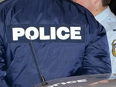 Συνελήφθη και τέθηκε σε διαθεσιμότητα αστυφύλακας