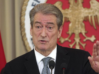 Ανακοινώθηκαν αυξήσεις σε μισθούς και συντάξεις στην Αλβανία