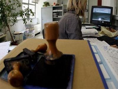 Μέσα σε 4 μήνες θα πρέπει να συνταξιοδοτούνται όσοι μπαίνουν σε εφεδρεία