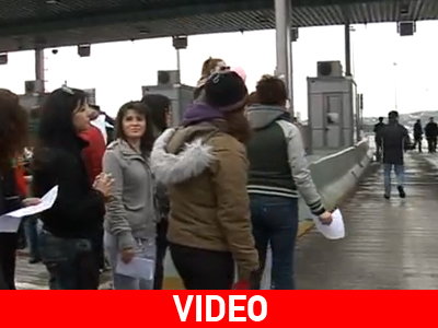 Ισθμός: Άνοιξαν τα διόδια οι απεργοί