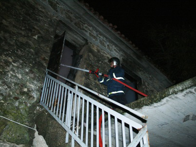 Ένας οκτάχρονος μέλος σπείρας εμπρηστών