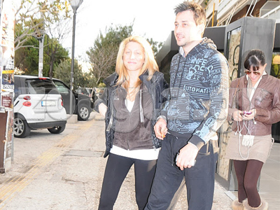 Πάνος Καλίδης: Με τη σύντροφό στη Γλυφάδα