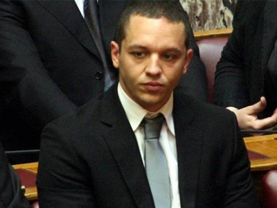 Εμφανίστηκε με ανακοίνωση μετά τη λήξη του αυτοφώρου κι απειλεί με μηνύσεις