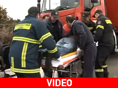 Κόρινθος: Σοβαρό τροχαίο. Καρέ- καρέ η επιχείρηση διάσωσης