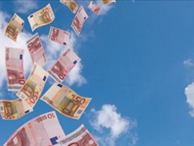 Έρευνα για εμβάσματα πολιτικών στο εξωτερικό άνω των 100.000 ευρώ