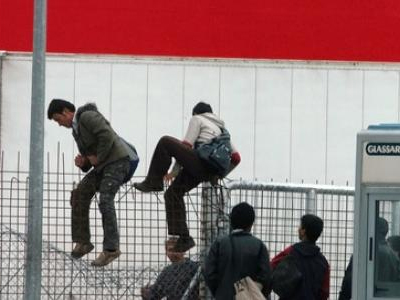 Το ταξίδι προς την ιταλική «γη της επαγγελίας» σταμάτησε στην Πάτρα