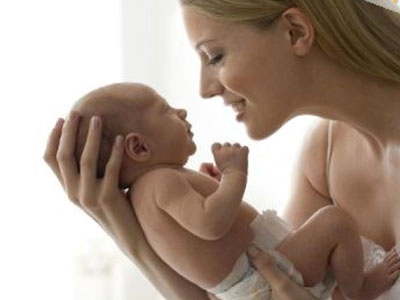 Ελλάδα: Το χαμηλότερο ποσοστό στις εκτός γάμου γεννήσεις