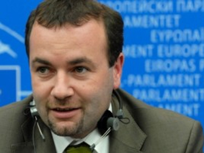 Βέμπερ: Στις εκλογές κρίνεται αν θα συνεχιστεί η δημοσιονομική προσαρμογή