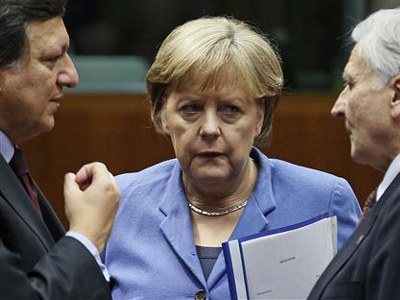 Οι δύο λύσεις που εξετάζει η ΕΕ για την κρίση χρέους