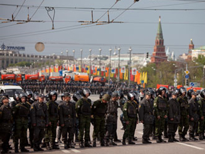 Μόσχα: Συλλήψεις κι επεισόδια σε διαδηλώσεις κατά του Πούτιν
