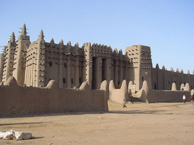 Το μεγαλύτερο κτήριο από λάσπη στον κόσμο!