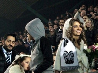 Το… νιόπαντρο ζευγάρι που έκλεψε την παράσταση στο «Γεντί Κουλέ»