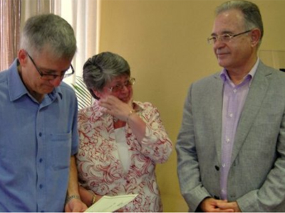 Η έκπληξη του Δημάρχου Αγ. Νικολάου στο ζευγάρι των Βρετανών τουριστών