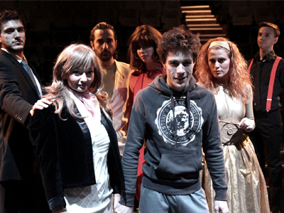 «Οι κοντοί μπροστά»